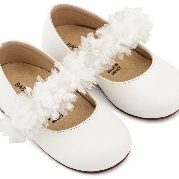 Δερμάτινο Γοβάκι Διακοσμημένο με Χειροποίητο Τούλινο Διακοσμητικό σε Λευκό Χρώμα