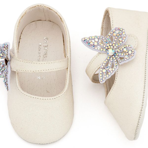 Υφασμάτινο Γοβάκι Μονή Μπαρέτα Χρατς με Στρασένια Πεταλούδα σε Λευκό Χρώμα